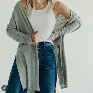 Carly Jean My Favorite Kimono Gray Pullover Long Lightweight Sweater Size Small